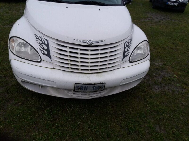 Vinröd metallic Begagnad 2006 Chrysler PT Cruiser Halvkombi | 18 000 kr - Bild 1/2