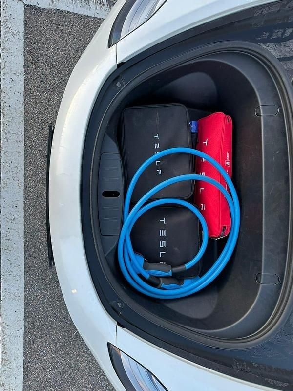 Begagnad Tesla Model 3 Standard Range Plus 225 kW (306 HK) 2019 Sedan