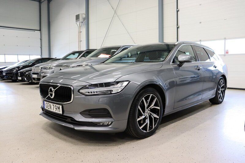 Grå Begagnad 2020 Volvo V90 Momentum Kombi | 269 700 kr (Marknadspris) - Bild 1/4