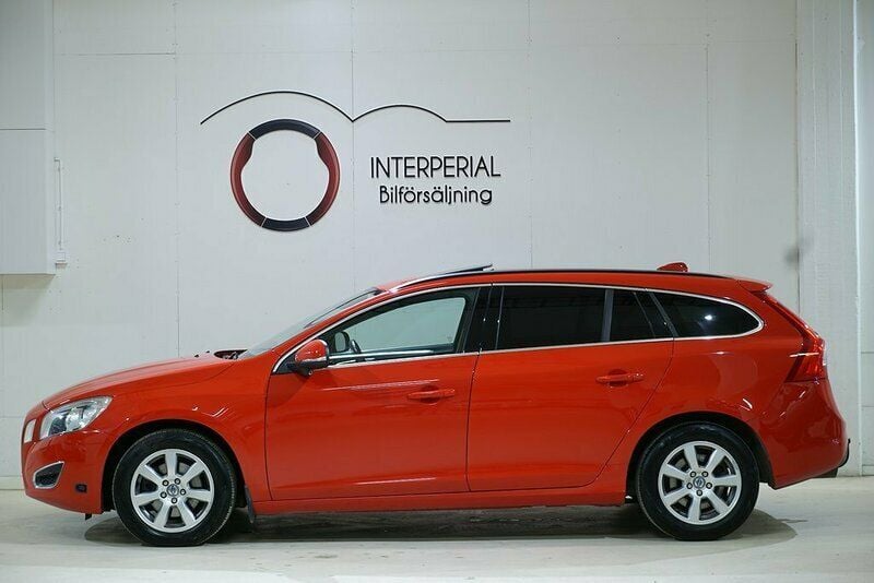 Begagnad Volvo V60 Summum 163 HK (119 kW) 2011 Röd Kombi