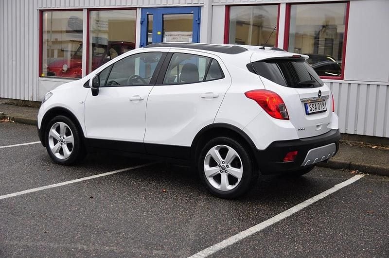 Begagnad Opel Mokka 140 HK (102 kW) 2013 Olympic white SUV