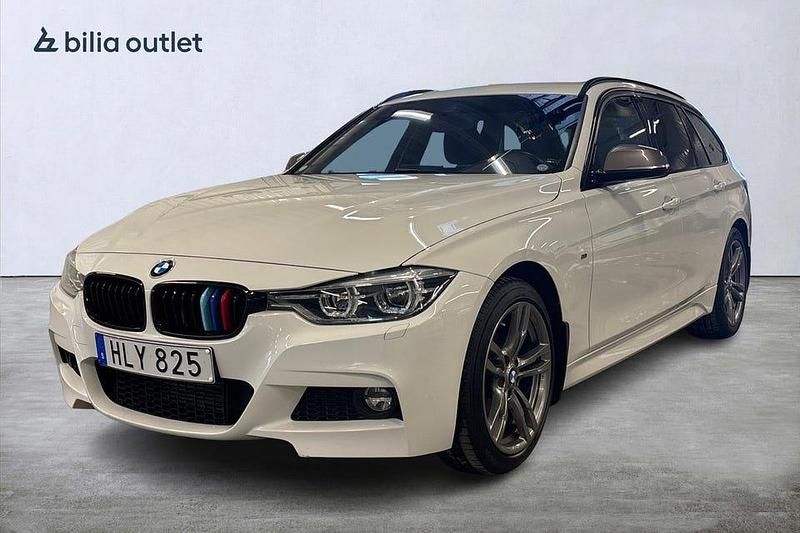 Vit Begagnad 2016 BMW 320 M Sport Kombi | 204 900 kr (Lite dyr) - Bild 1/3