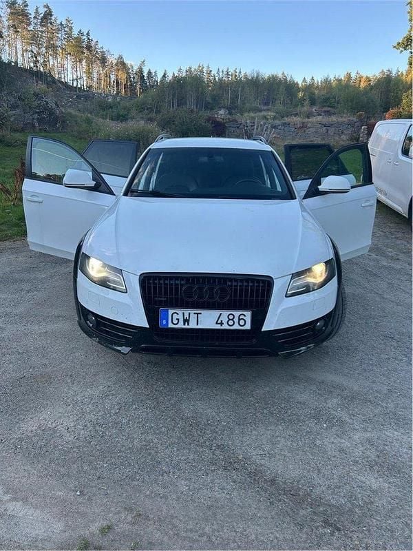 Vit Begagnad 2011 Audi A4 Allroad Comfort Kombi | 90 000 kr (Marknadspris) - Bild 1/4