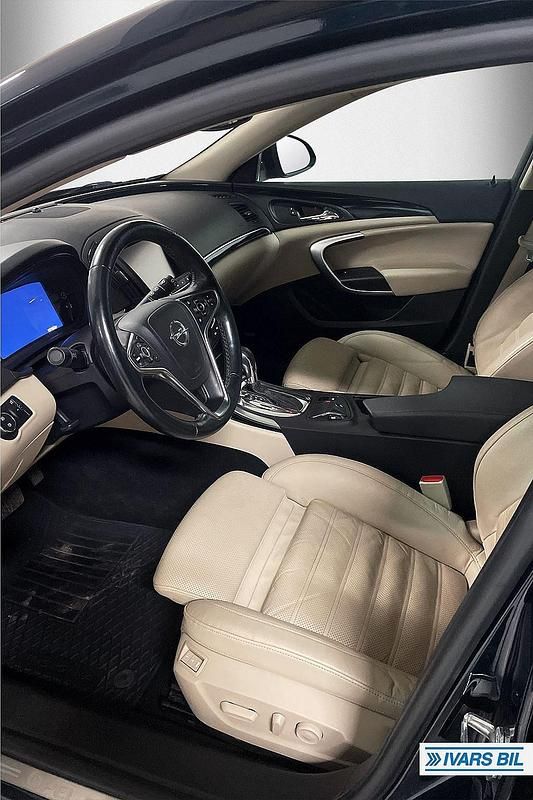 Begagnad Opel Insignia 163 HK (119 kW) 2013 Grön Kombi