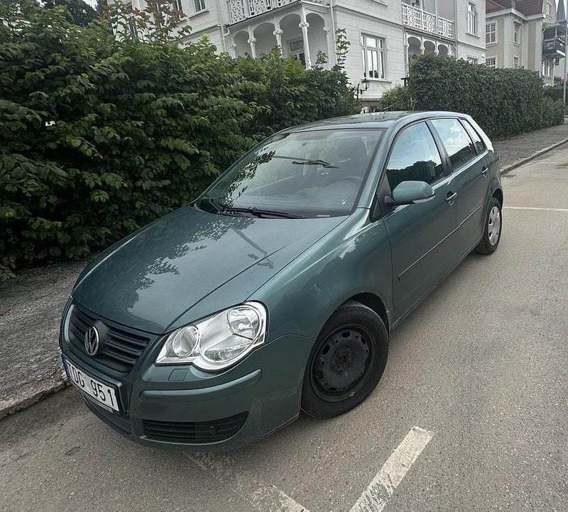 Grön Begagnad 2007 VW Polo Comfortline Halvkombi | 18 500 kr (Bra pris) - Bild 1/4