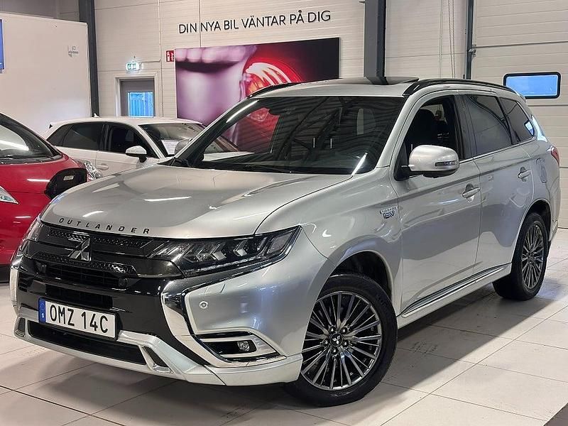 Silver Begagnad 2019 Mitsubishi Outlander P-HEV Edition SUV | 199 900 kr (Marknadspris) - Bild 1/4