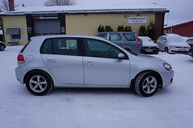 Begagnad VW Golf VI 122 HK (89 kW) 2010 Silver Halvkombi