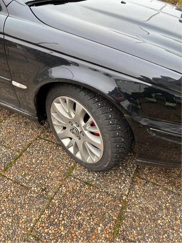 Svart Begagnad 2006 Jaguar X-type Sedan | 43 000 kr (Marknadspris) - Bild 1/4