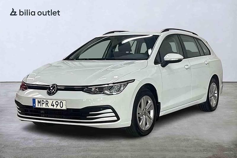 Vit Begagnad 2023 VW Golf VIII Kombi | 259 900 kr (Marknadspris) - Bild 1/1