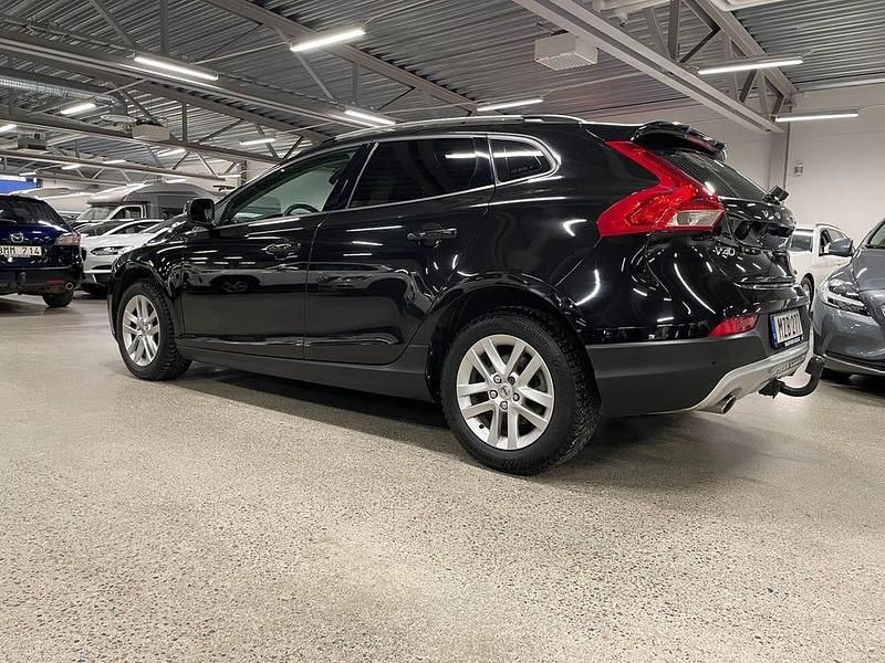 Begagnad Volvo V40 CC Momentum 150 HK (110 kW) 2017 Svart Kombi