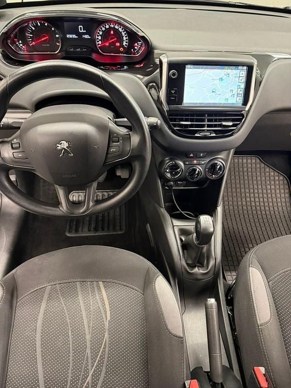 Begagnad Peugeot 208 82 HK (60 kW) 2014 Halvkombi