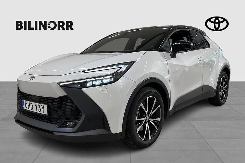 Begagnad Toyota C-HR Style 200 HK (147 kW) 2023 Vit SUV