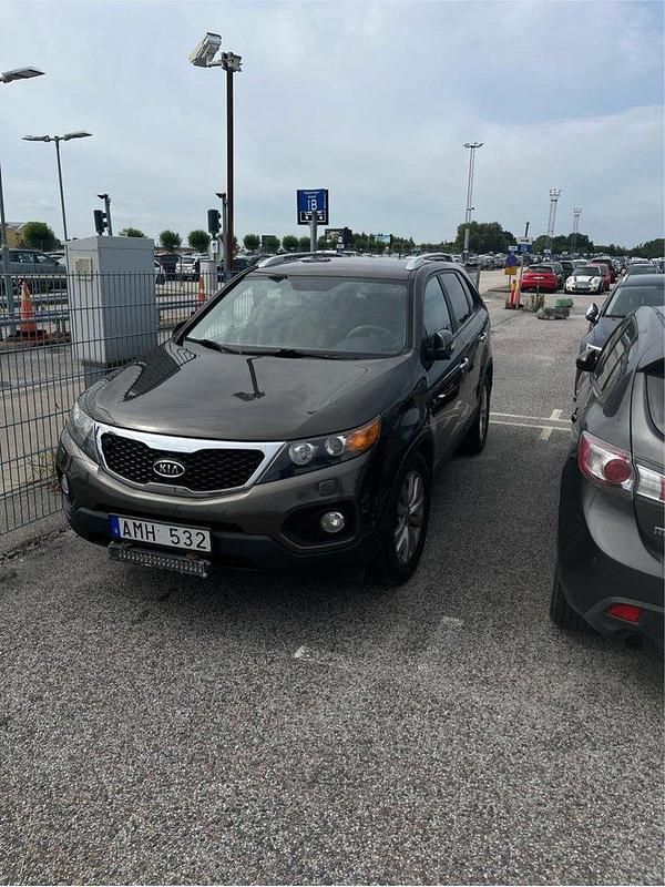 Brun Begagnad 2011 Kia Sorento EX SUV | 59 990 kr (Superpris) - Bild 1/4