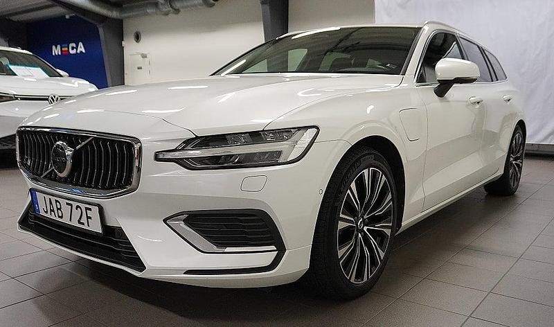 Begagnad Volvo V60 2023 Vit Kombi