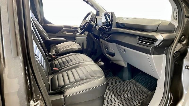 Begagnad Ford Tourneo Custom Titanium 170 HK (125 kW) 2025 Grå Van
