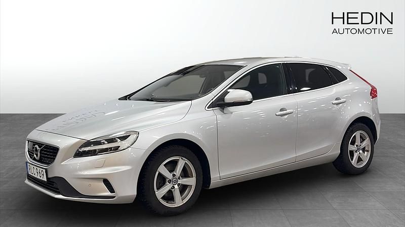 Begagnad Volvo V40 R-Design 152 HK (111 kW) 2018 Silver Kombi