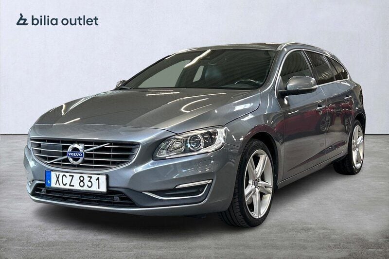 Grå Begagnad 2016 Volvo V60 Summum Kombi | 229 900 kr (Lite dyr) - Bild 1/4