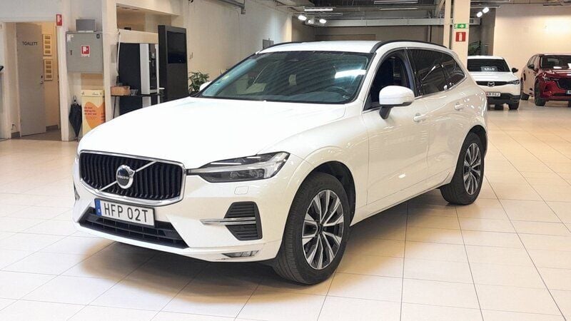 Vit Begagnad 2021 Volvo XC60 Momentum SUV | 309 900 kr (Marknadspris) - Bild 1/4