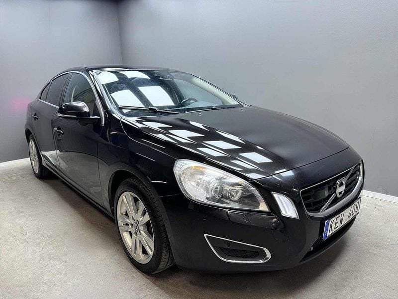 Svart Begagnad 2011 Volvo S60 Sedan | 89 900 kr (Bra pris) - Bild 1/4