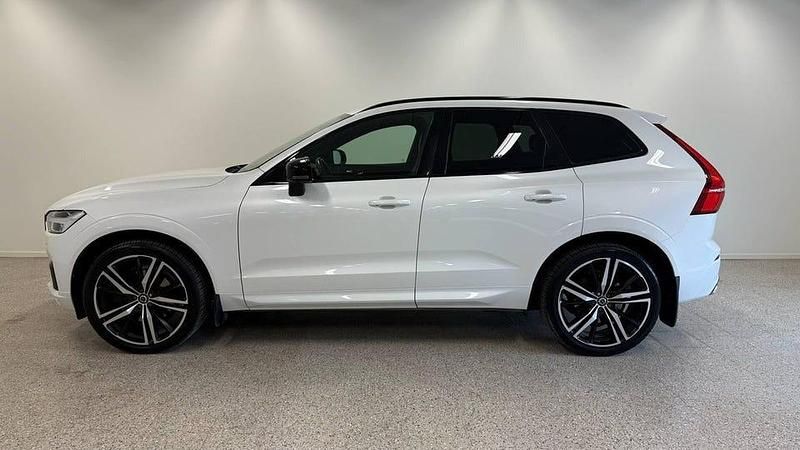 Vit Begagnad 2020 Volvo XC60 R-Design SUV | 399 900 kr (Lite dyr) - Bild 1/4