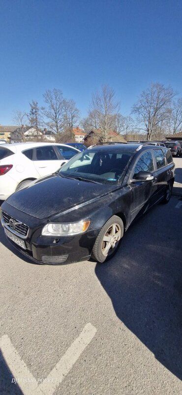 Svart Begagnad 2011 Volvo V50 Kinetic Kombi | 26 000 kr (Marknadspris) - Bild 1/4