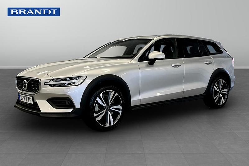 Begagnad Volvo V60 CC SE 192 HK (141 kW) 2019 Silver Kombi