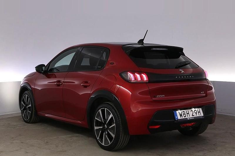 Begagnad Peugeot e-208 GT-line 100 kW (136 HK) 2021 Röd Halvkombi