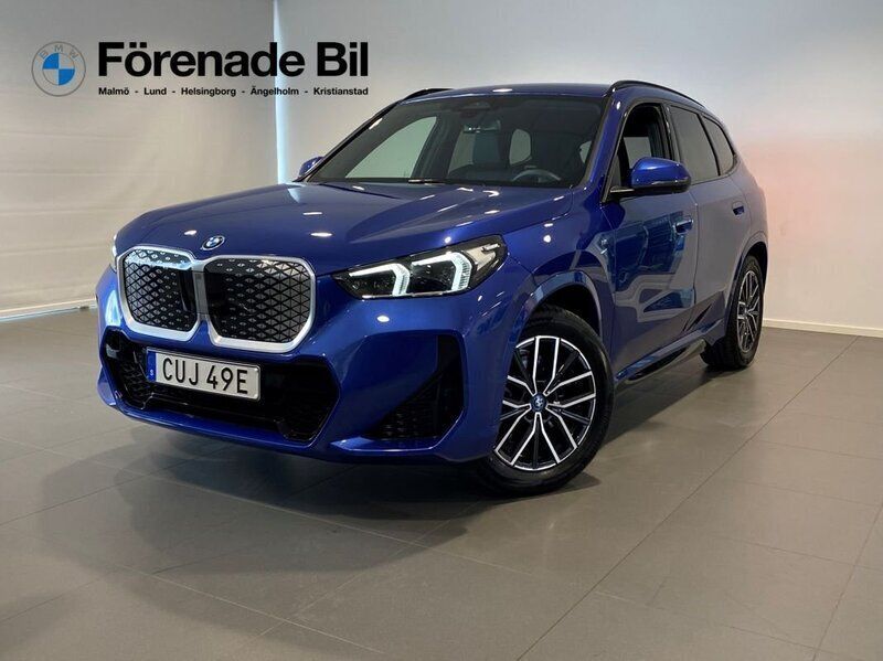 Blå Begagnad 2024 BMW iX1 Comfort Edition SUV | 589 000 kr (Dyr) - Bild 1/4