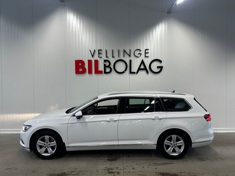 Vit Begagnad 2019 VW Passat GT Kombi | 209 500 kr (Marknadspris) - Bild 1/4