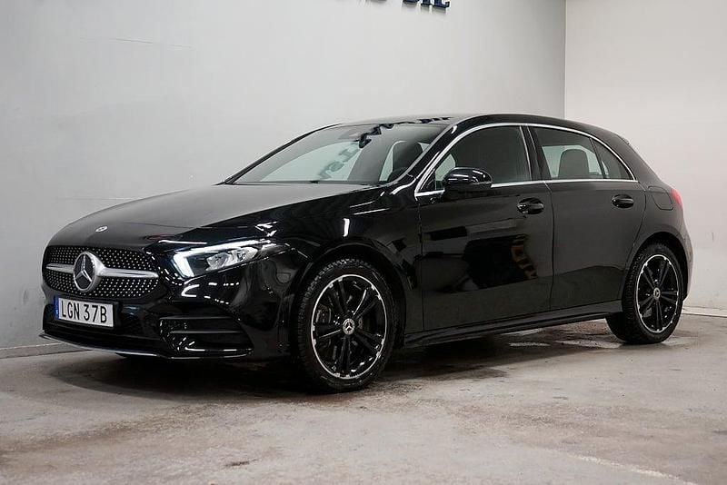 Begagnad Mercedes A250 AMG 160 HK (117 kW) 2022 Svart Halvkombi
