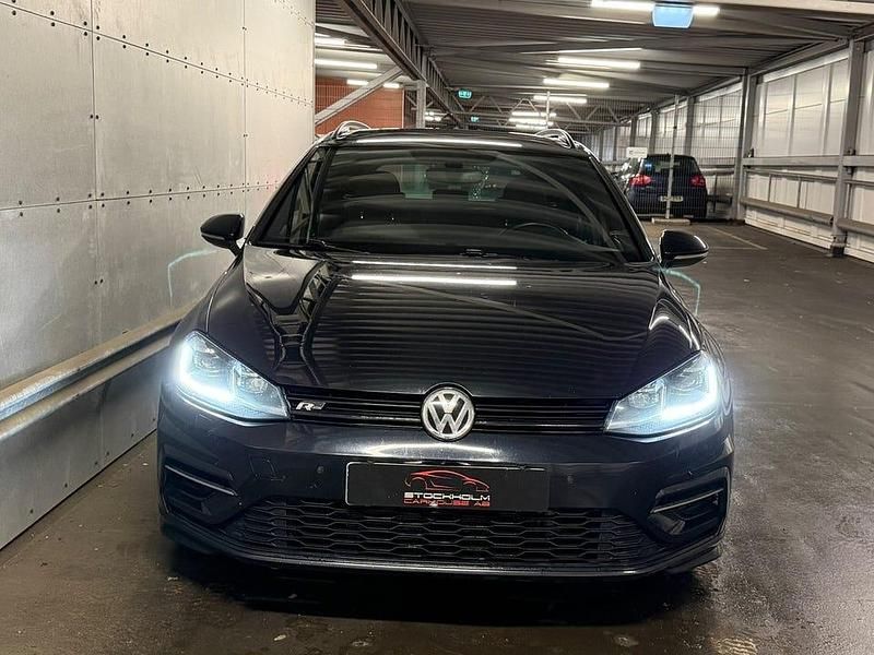 Begagnad VW Golf VII GT 150 HK (110 kW) 2018 Svart Kombi