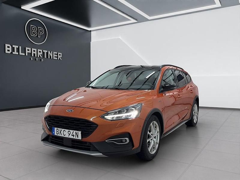 Orange Begagnad 2019 Ford Focus Active Kombi | 159 000 kr (Bra pris) - Bild 1/3