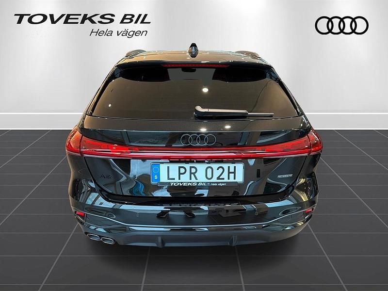 Ny Audi A5 2025 Svart Kombi