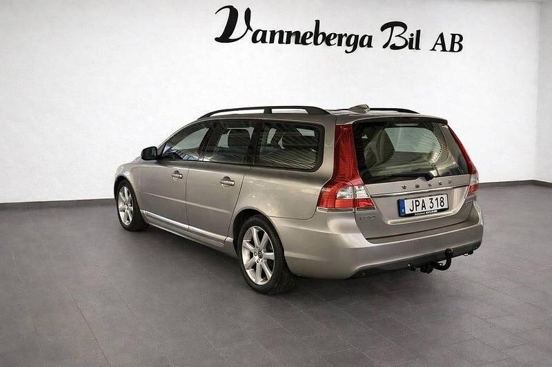 Begagnad Volvo V70 Kinetic 150 HK (110 kW) 2016 Brun Kombi