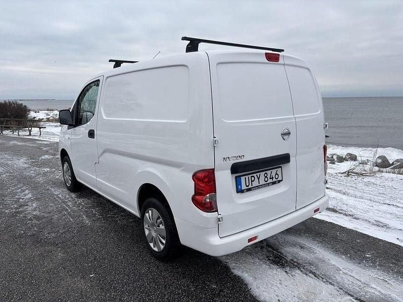 Begagnad Nissan NV200 90 HK (66 kW) 2018 Vit Minibuss
