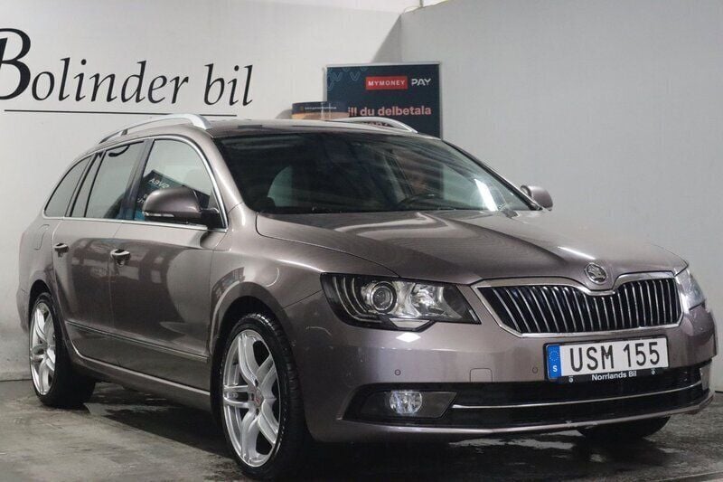 Ljusbrun Begagnad 2014 Skoda Superb Elegance Kombi | 99 000 kr (Marknadspris) - Bild 1/4