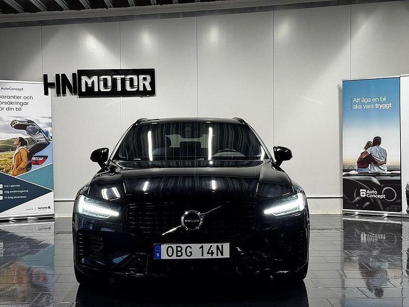 Begagnad Volvo V60 R-Design 340 HK (250 kW) 2021 Svart Kombi