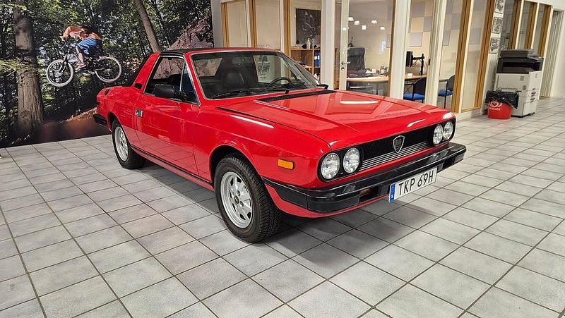Begagnad Lancia Beta 150 HK (110 kW) 1981 Röd Sedan