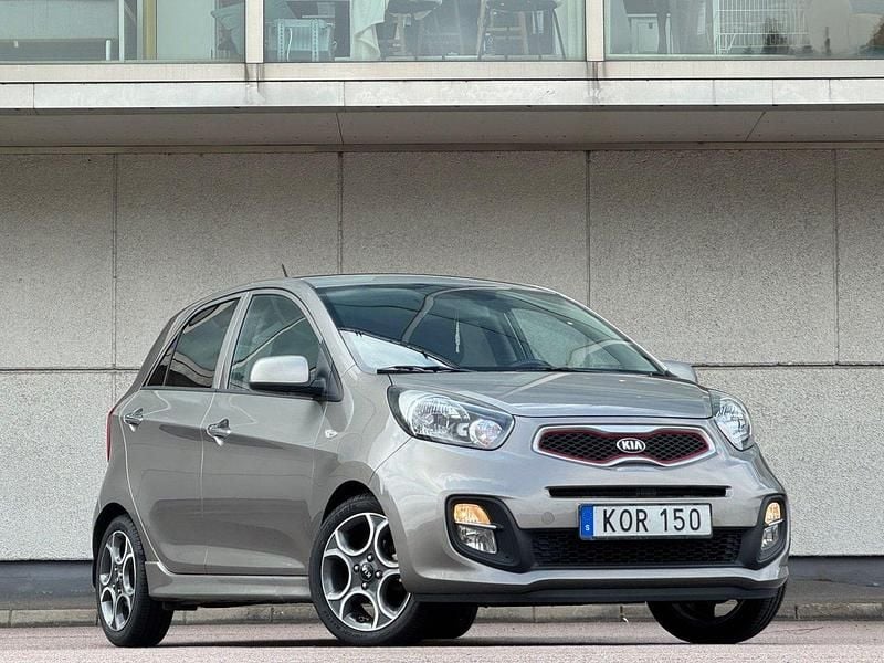 Grå Begagnad 2015 Kia Picanto Sport Halvkombi | 49 900 kr (Superpris) - Bild 1/4