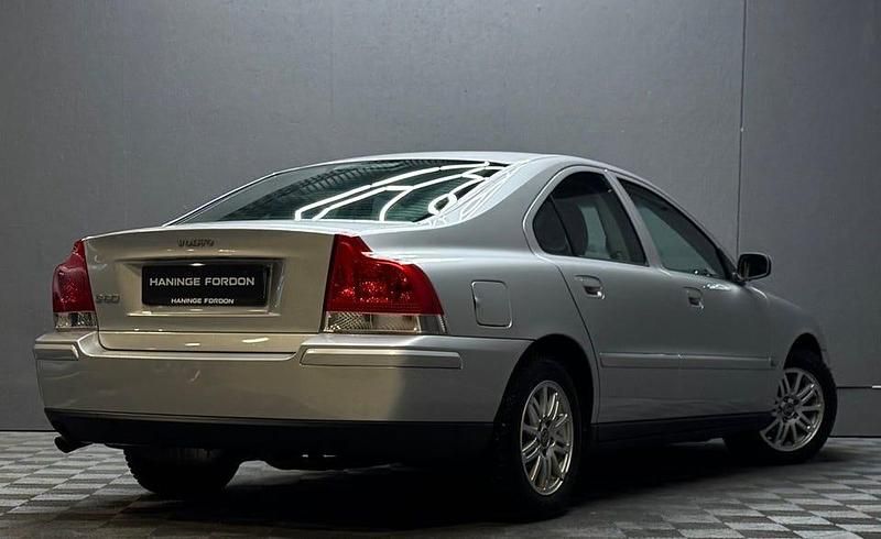 Begagnad Volvo S60 140 HK (102 kW) 2005 Grå Sedan