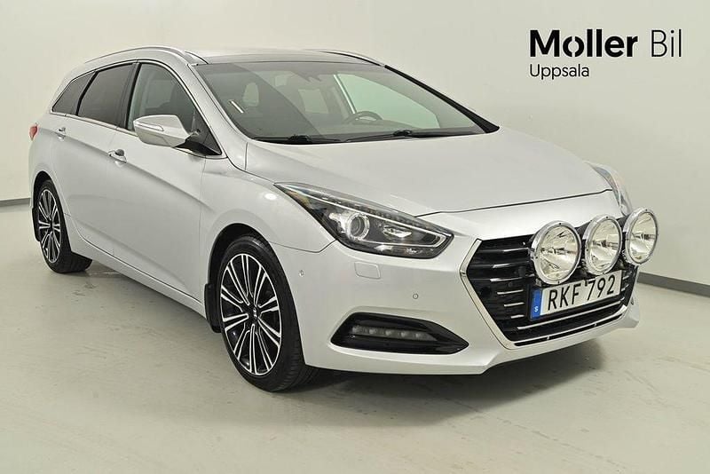 Silver Begagnad 2017 Hyundai i40 Kombi | 149 900 kr (Marknadspris) - Bild 1/4