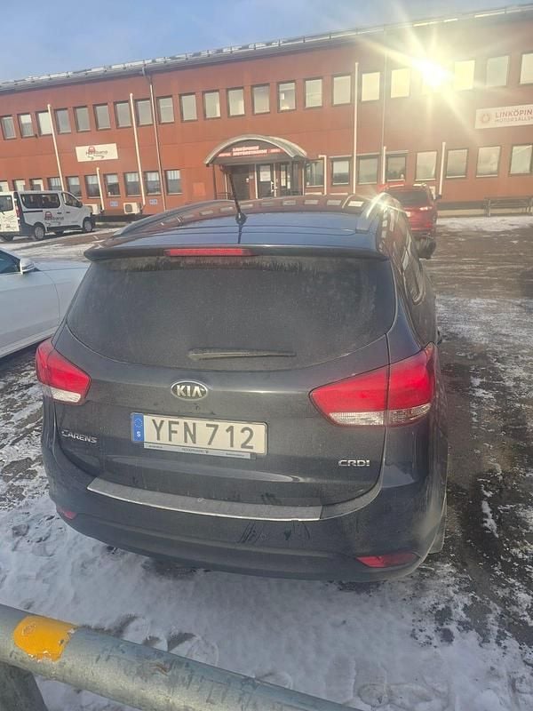 Begagnad Kia Carens 141 HK (103 kW) 2016 Minibuss