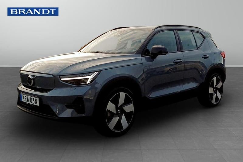 Grå Begagnad 2023 Volvo XC40 Plus SUV | 369 900 kr - Bild 1/4