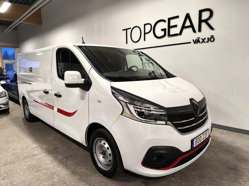 Vit Begagnad 2021 Renault Trafic Minibuss | 249 000 kr (Marknadspris) - Bild 1/4