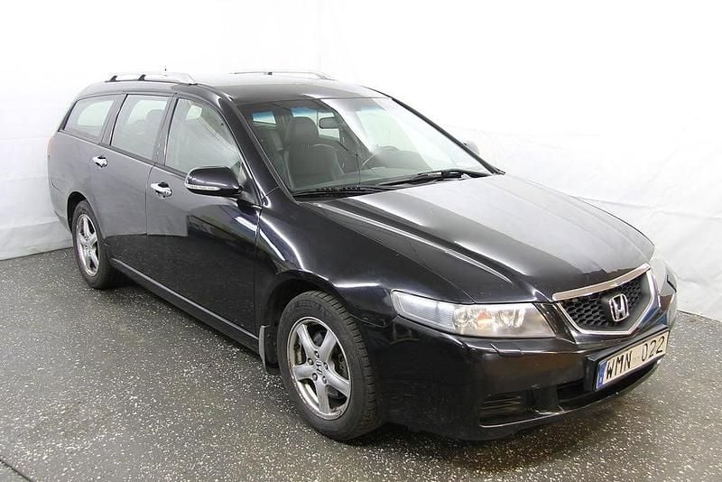 Begagnad Honda Accord 155 HK (114 kW) 2004 Svart Kombi