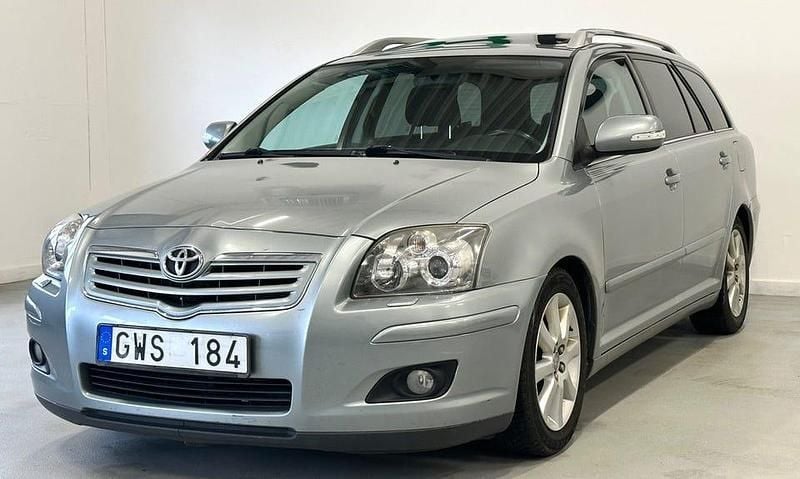 Begagnad Toyota Avensis 147 HK (108 kW) 2008 Grå Kombi