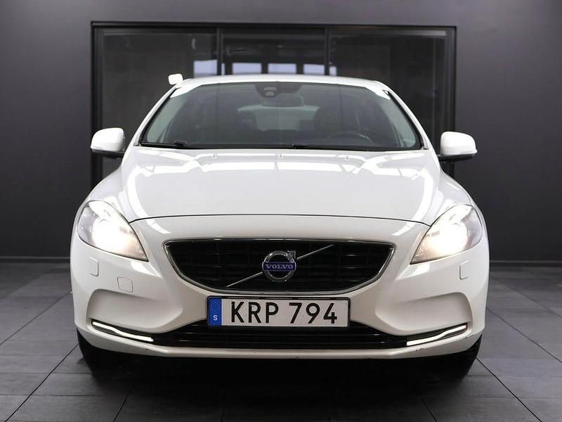 Begagnad Volvo V40 117 HK (86 kW) 2015 Vit Kombi