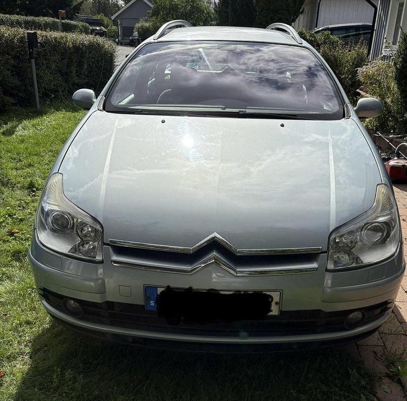 Silver Begagnad 2005 Citroën C5 Exclusive Kombi | 20 000 kr (Bra pris) - Bild 1/4