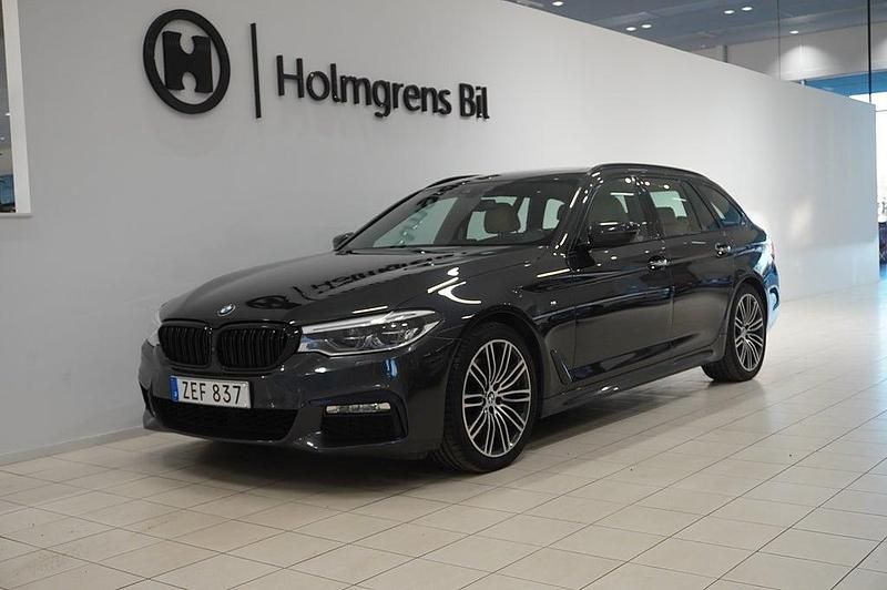 Sophistogrå metallic Begagnad 2018 BMW 530 M Sport Kombi | 334 900 kr (Marknadspris) - Bild 1/4