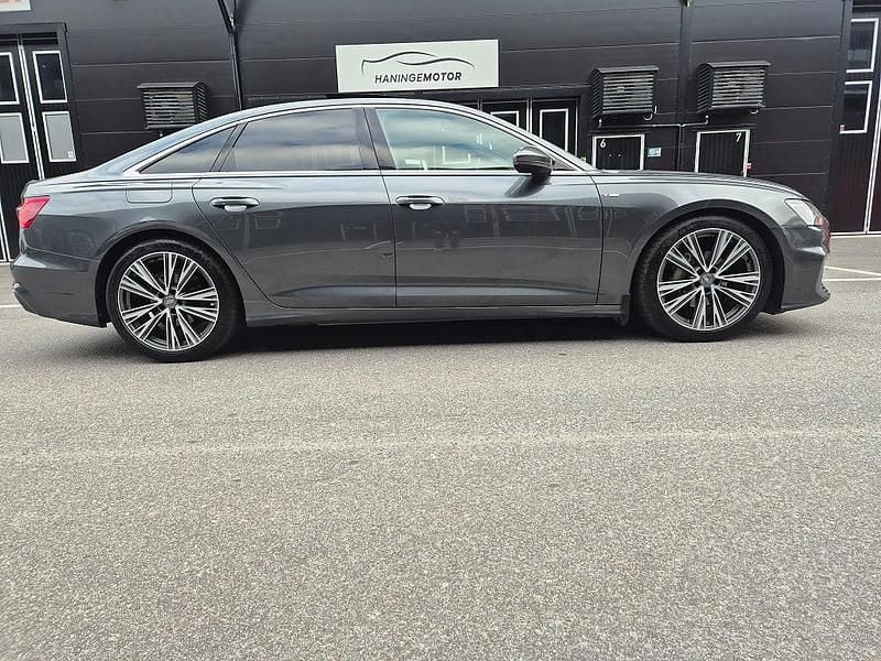 Grå Begagnad 2019 Audi A6 S-Line Sedan | 309 900 kr (Lite dyr) - Bild 1/4